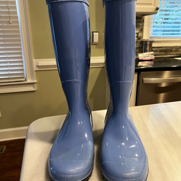 UGG Glossy Sky Blue Boots - Picture 3 of 6